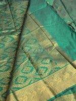 Load image into Gallery viewer, Vaira Oosi Checkered x Peacock Semi Silk Saree - Emerald
