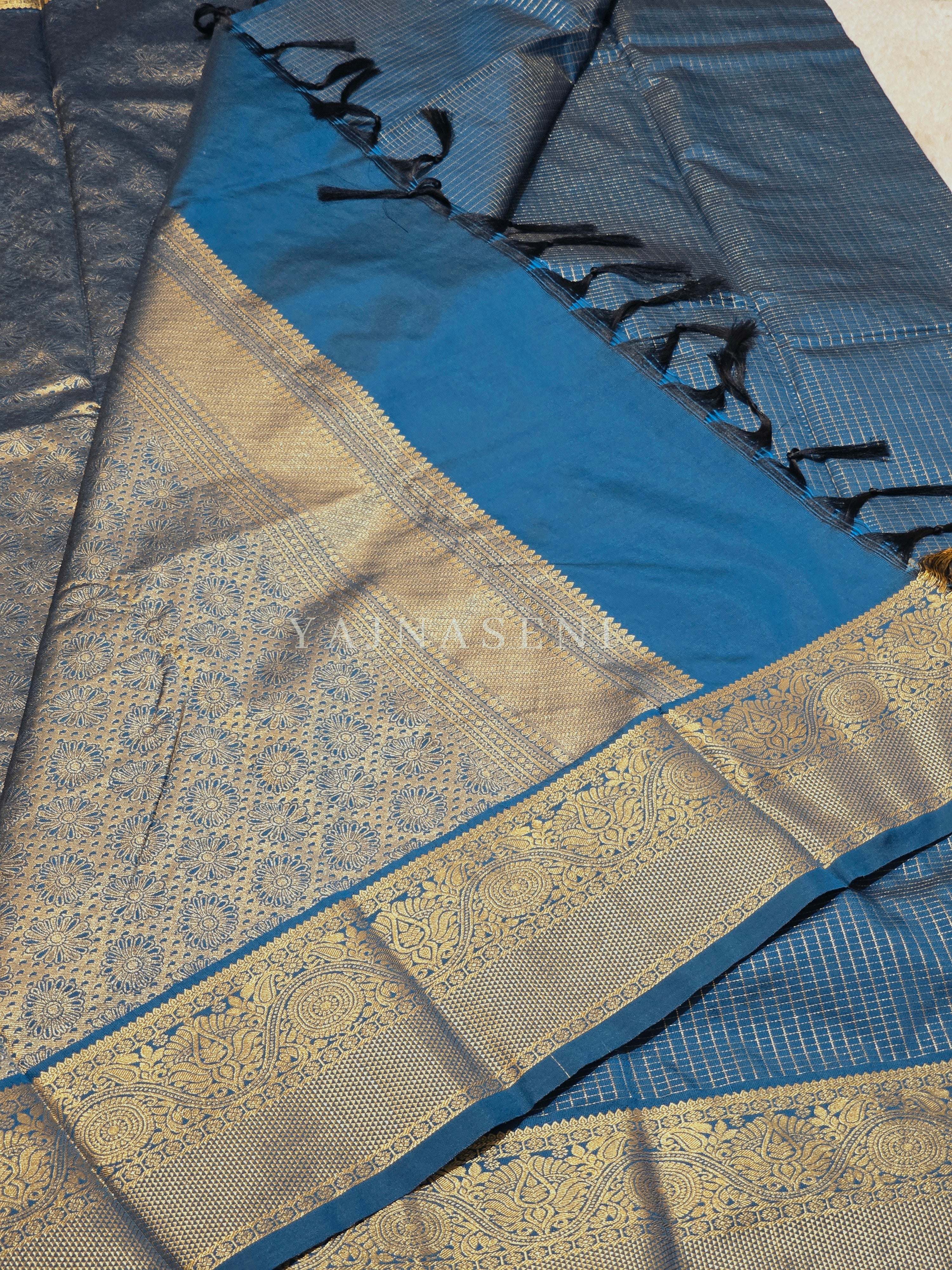 Vaira oosi x Checkered Saree - Dark Teal Blue