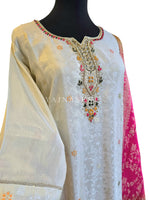 Load image into Gallery viewer, DAWNIA [XL/42] - Straight Cut Kurti Set
