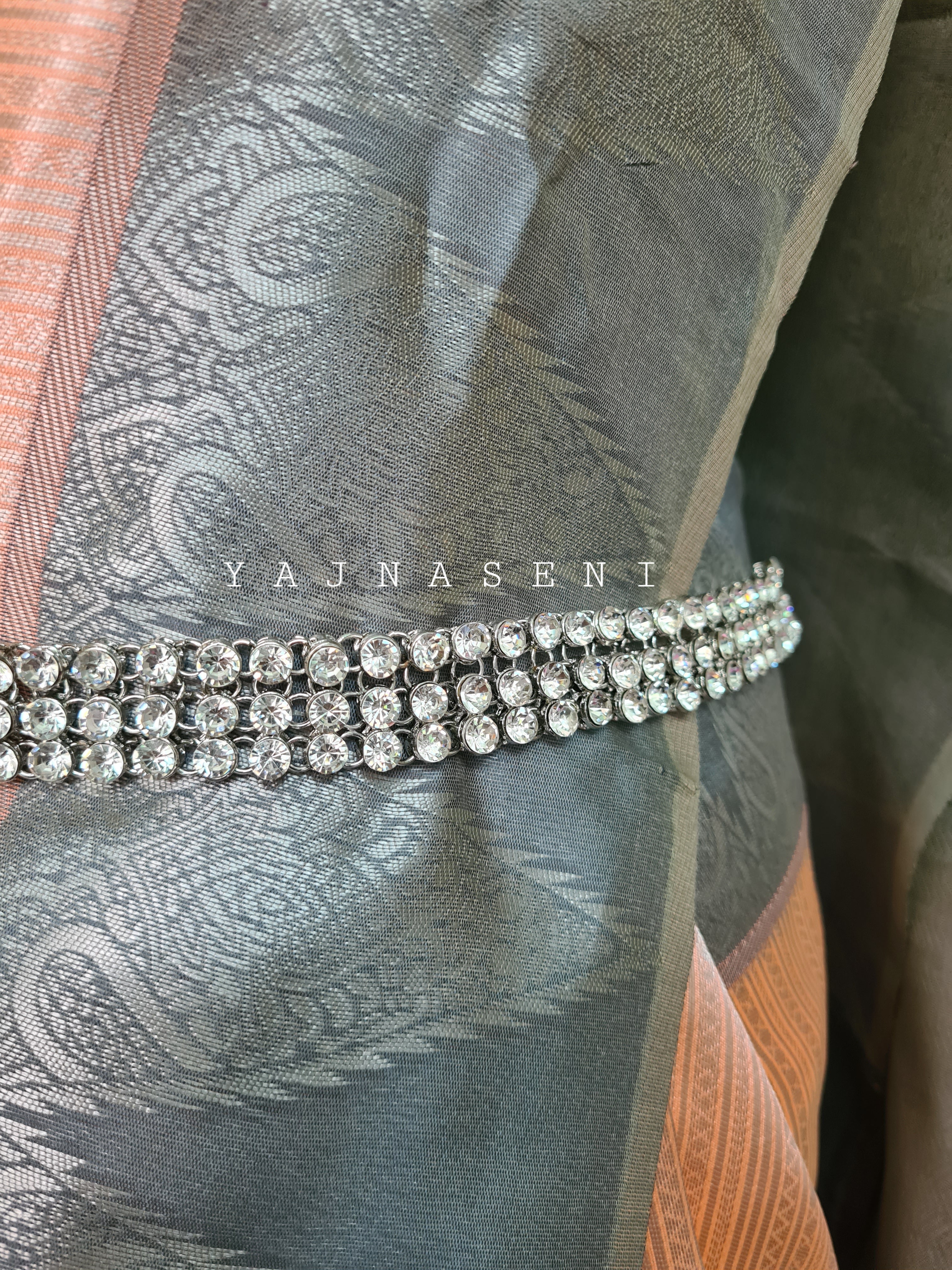 Hipchain - Triple layer white stones (silver)