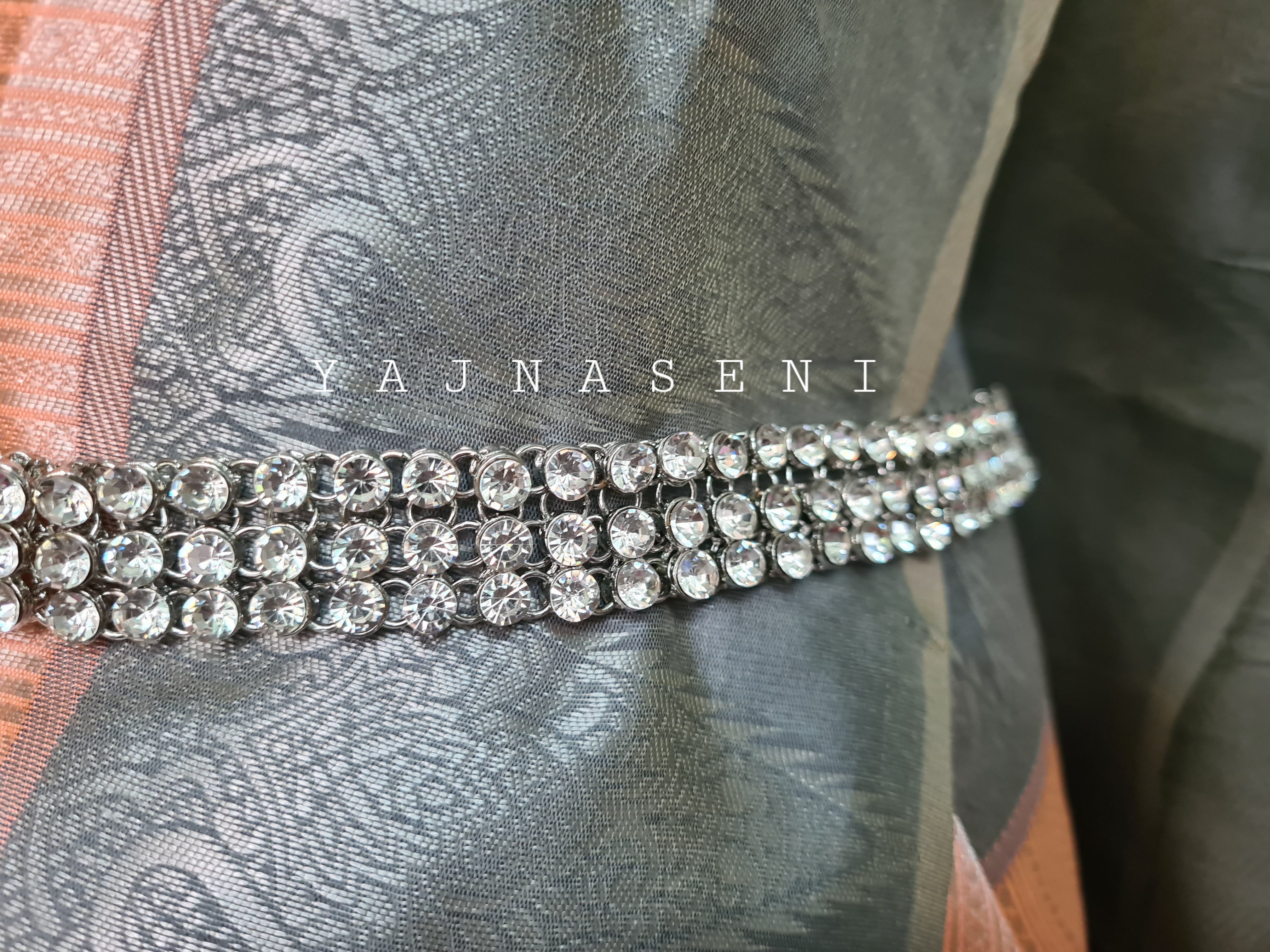 Hipchain - Triple layer white stones (silver)