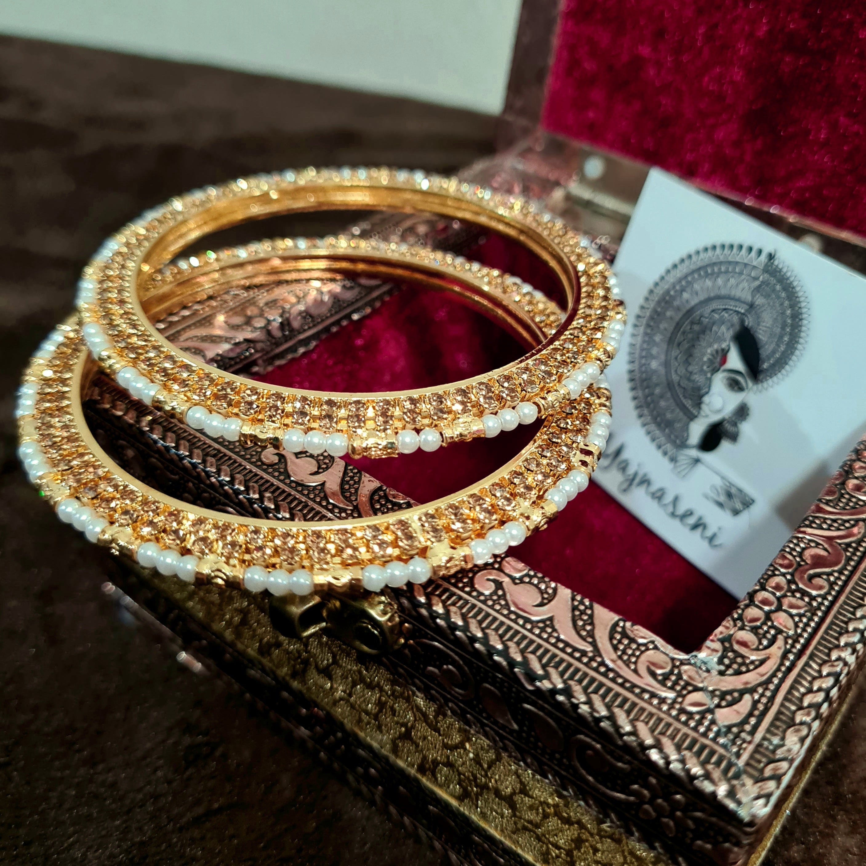 ARATHI - pair of thin bangles