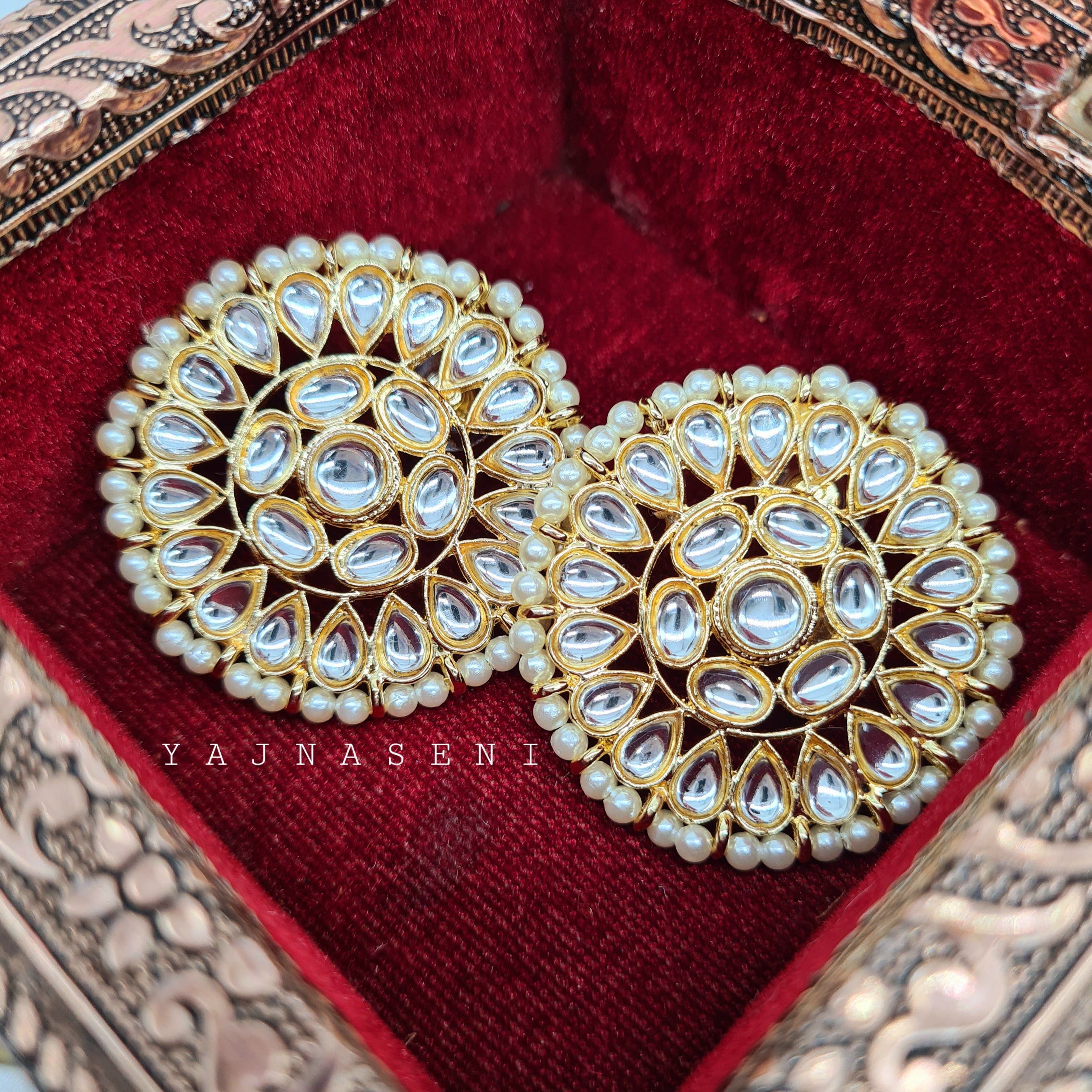 LEILA studs
