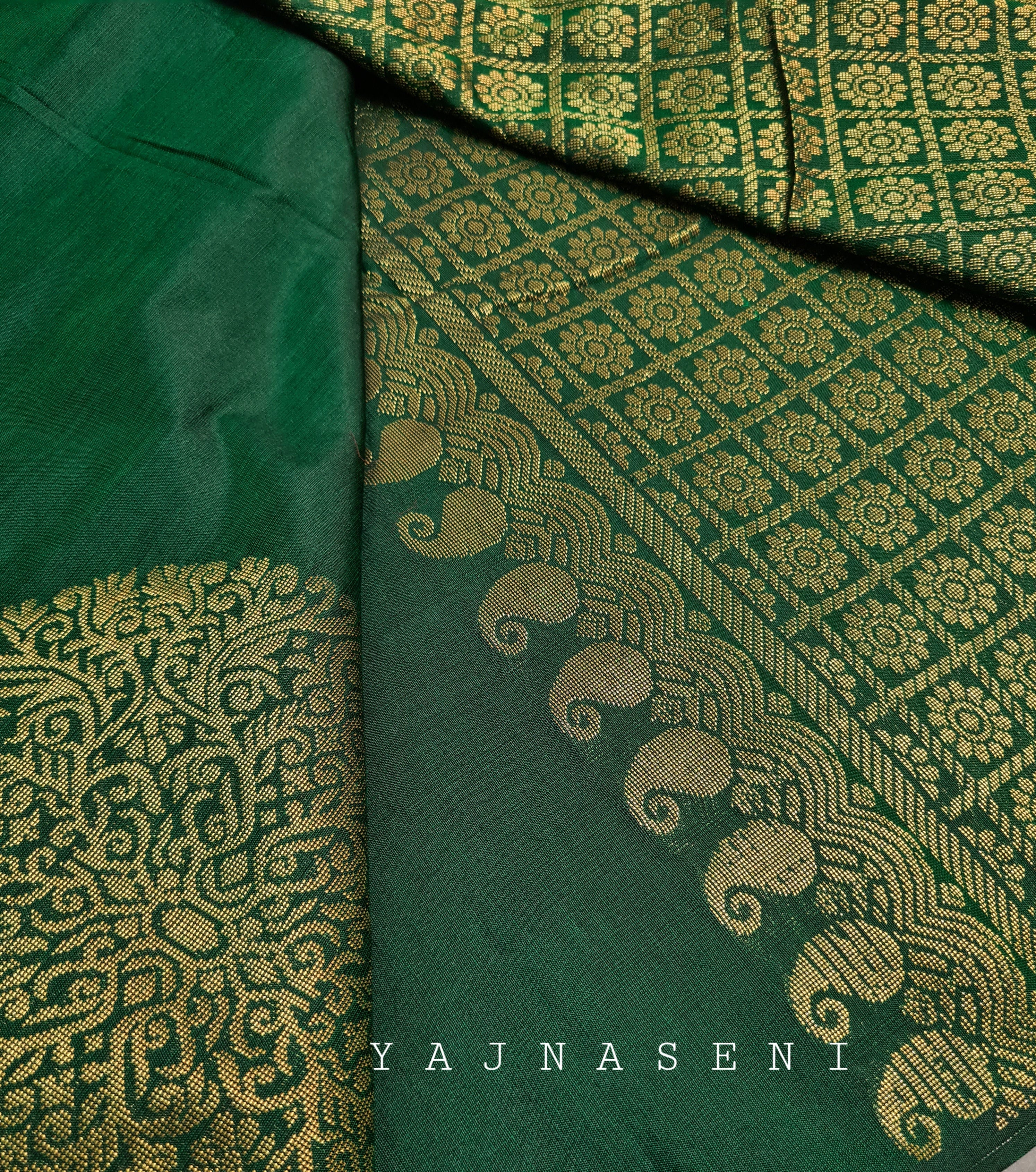 Soft Silk Borderless Mandala Saree - Emerald