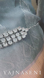 Load and play video in Gallery viewer, Hipchain - Triple layer white stones (silver)
