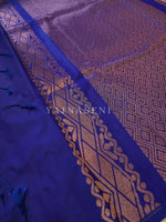 Load image into Gallery viewer, Soft Silk Borderless x Copper Motifs Saree : Magenta x Blue
