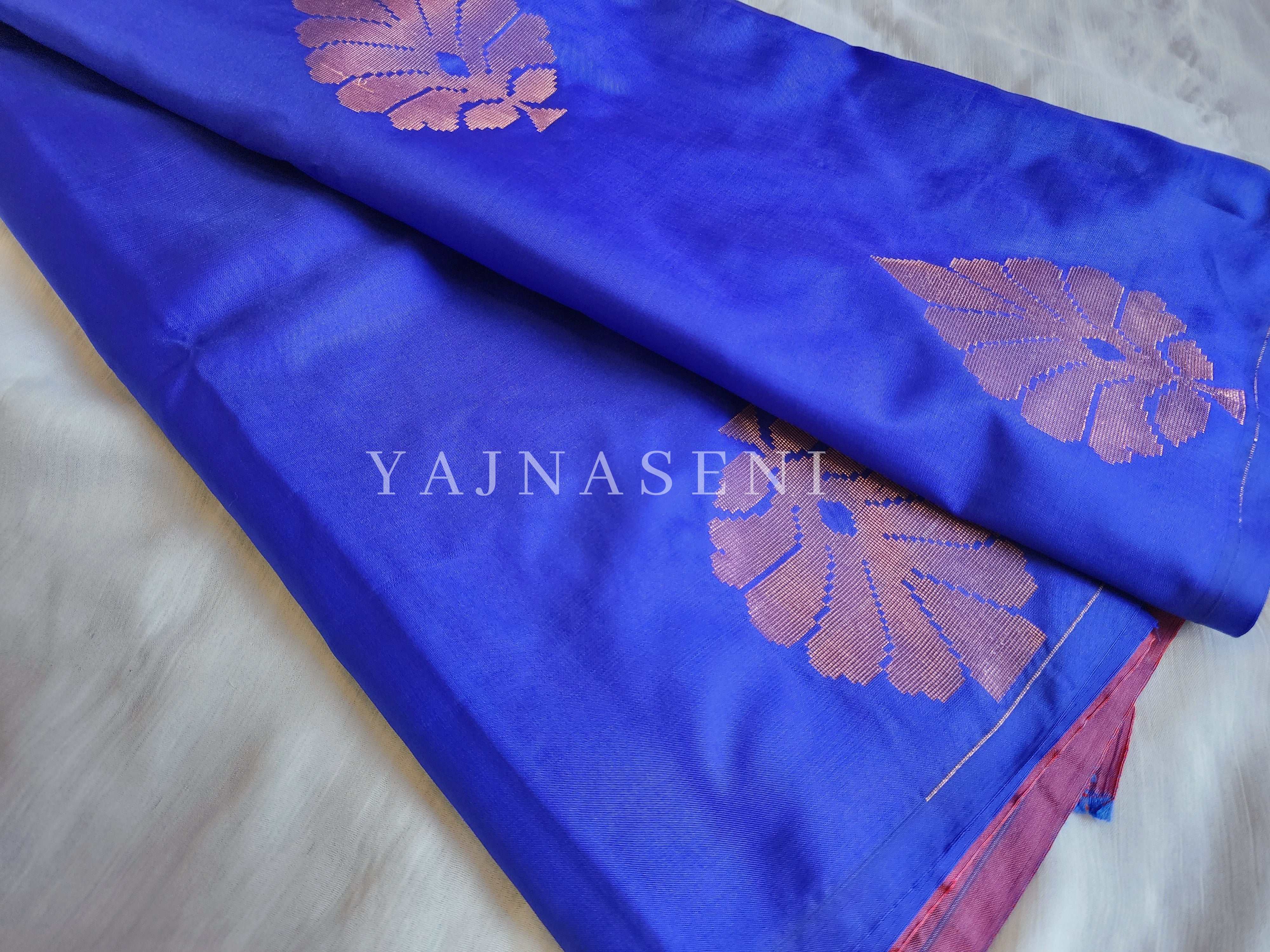 Soft Silk Borderless x Copper Motifs Saree : Blue x Maroon