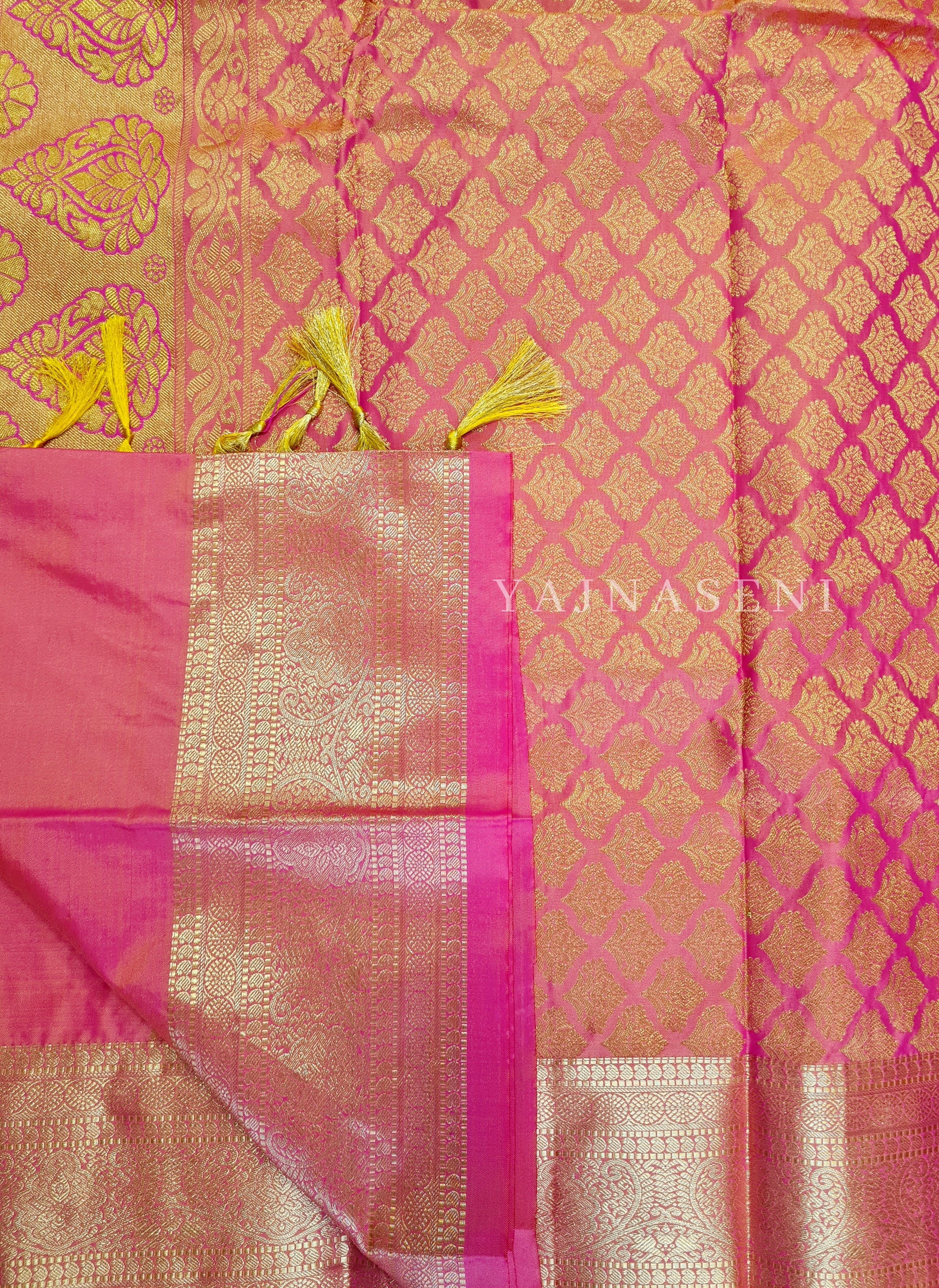 Semi Soft Silk Gold Zari Saree - Pink