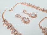 Load image into Gallery viewer, DIANA (necklace) - rosegold x white

