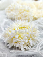 Load image into Gallery viewer, Scrunchie - Jasmine
