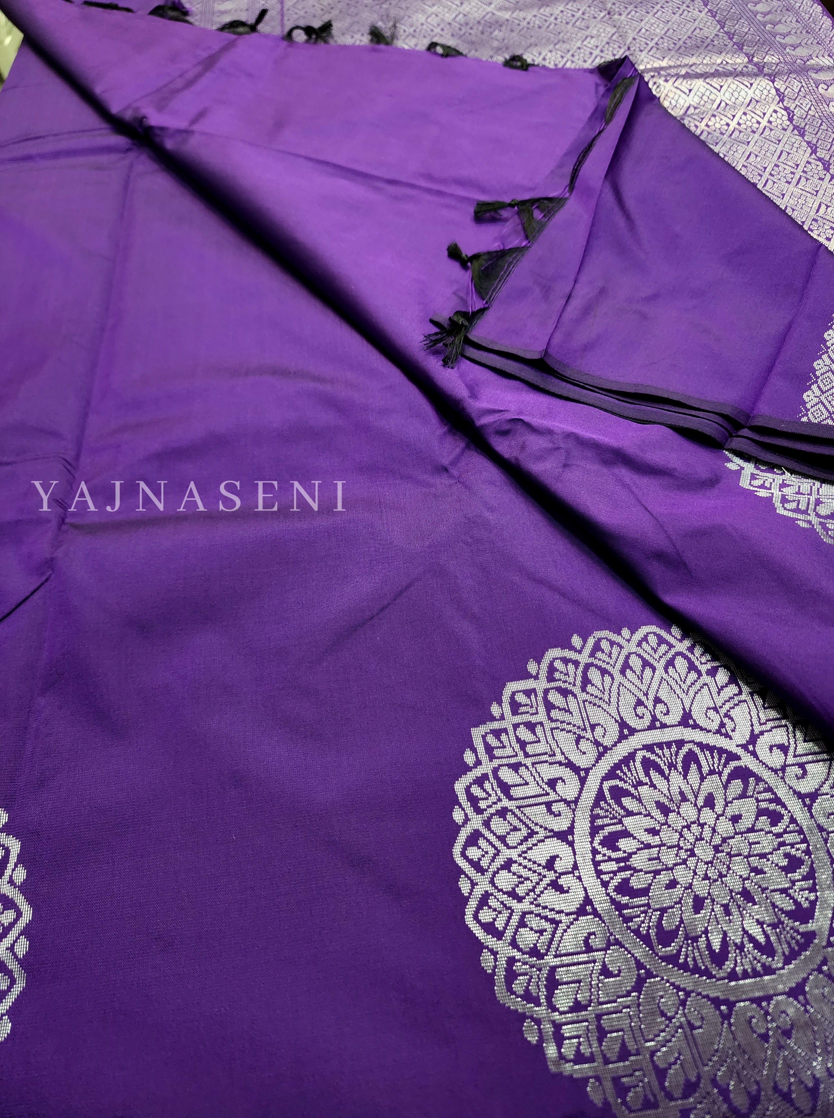 Soft Silk Borderless Silver Mandala Saree - Violet