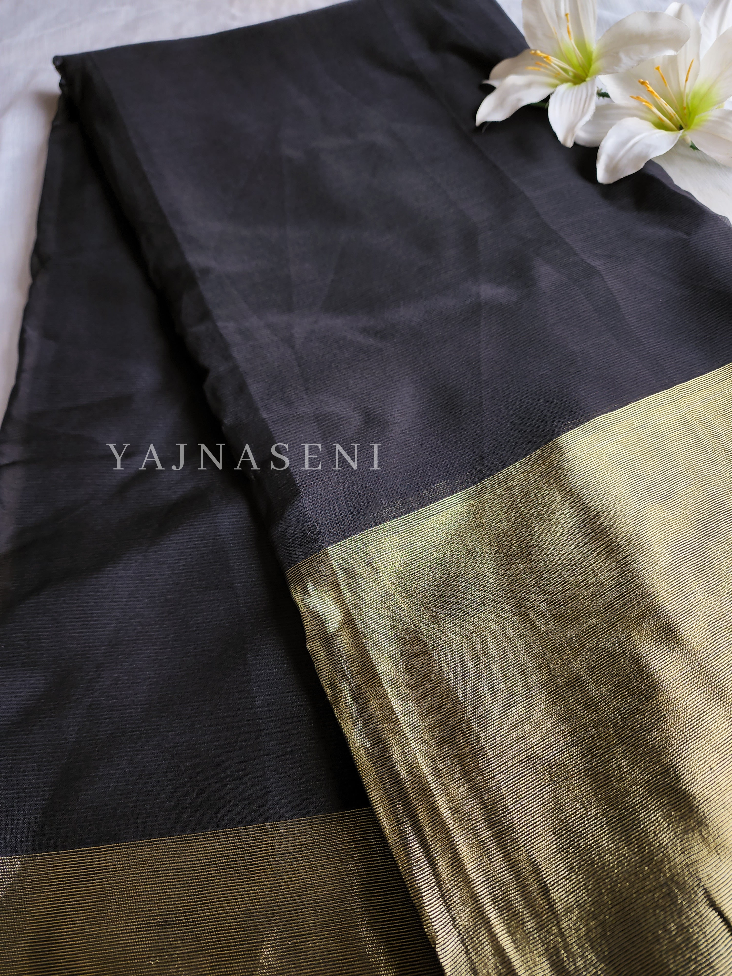 Chiffon saree x Gold border : Black