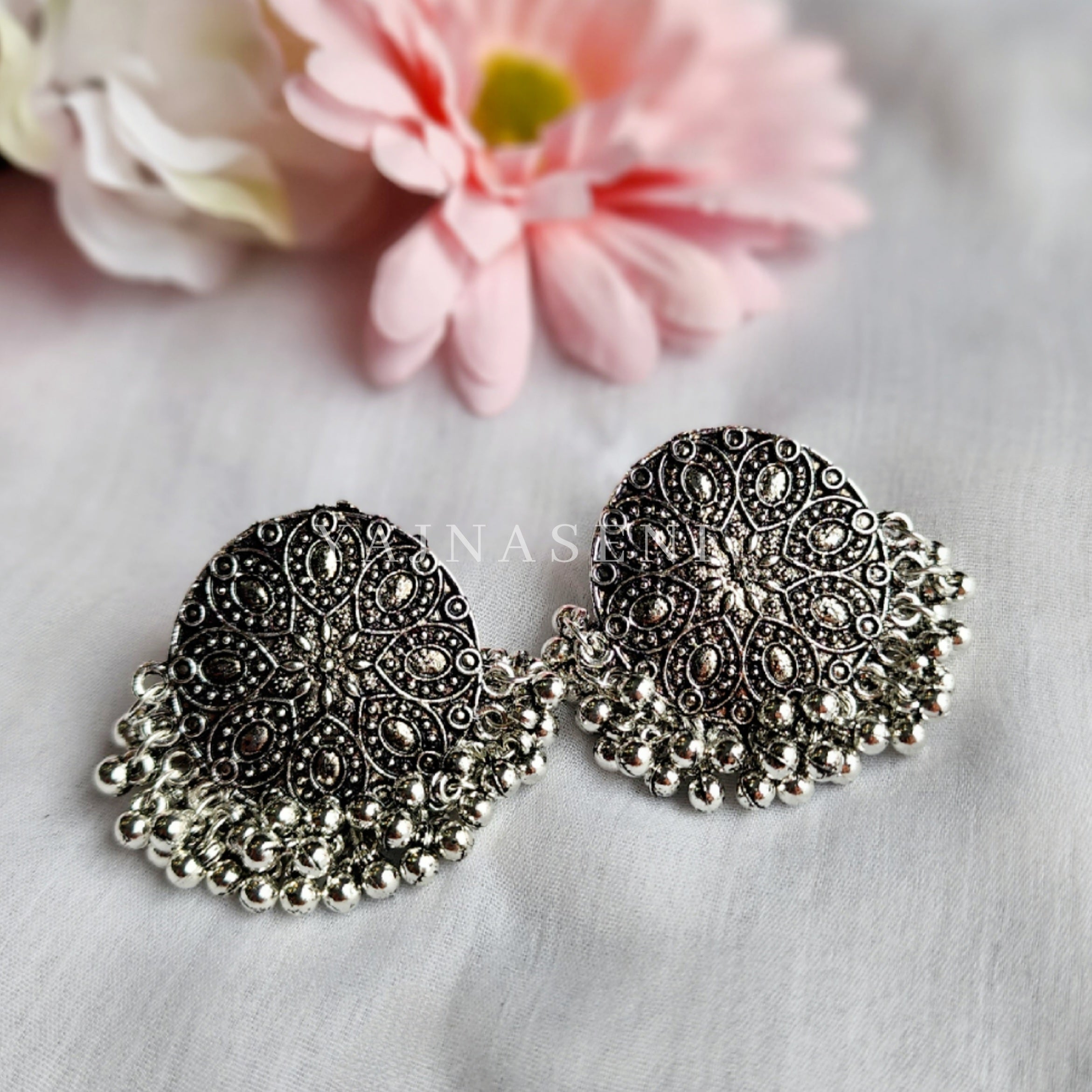 Ghungaroo studs