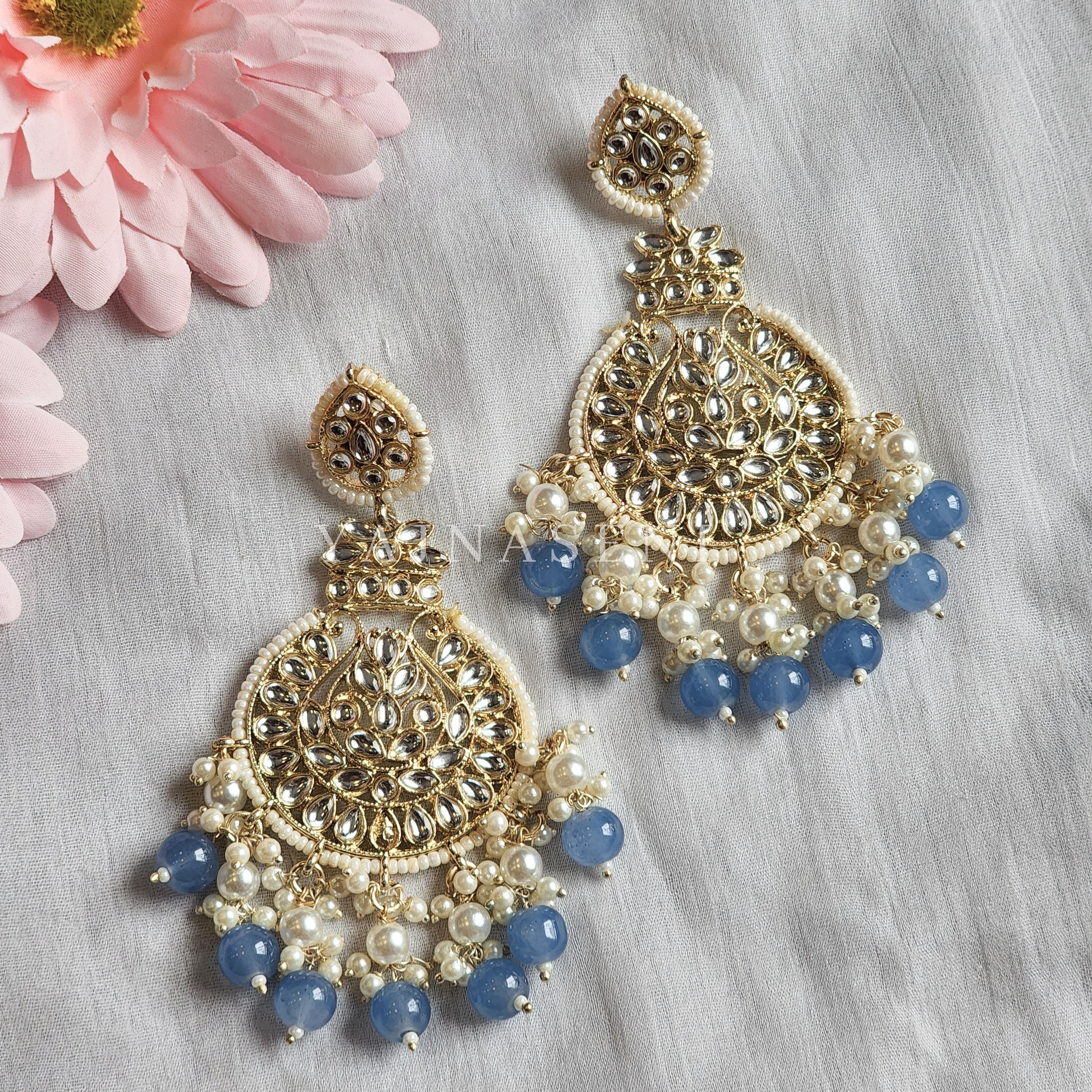 MITHRA earrings (pigeon blue)