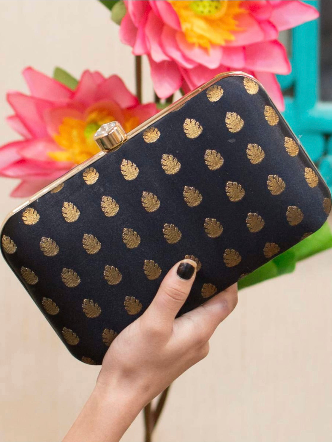 Linden (Black)