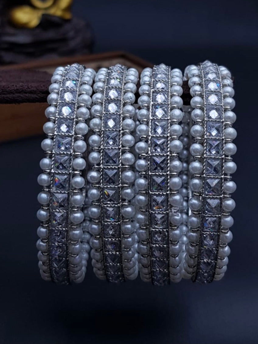 SHREYA - set of 4 bangles (silver)